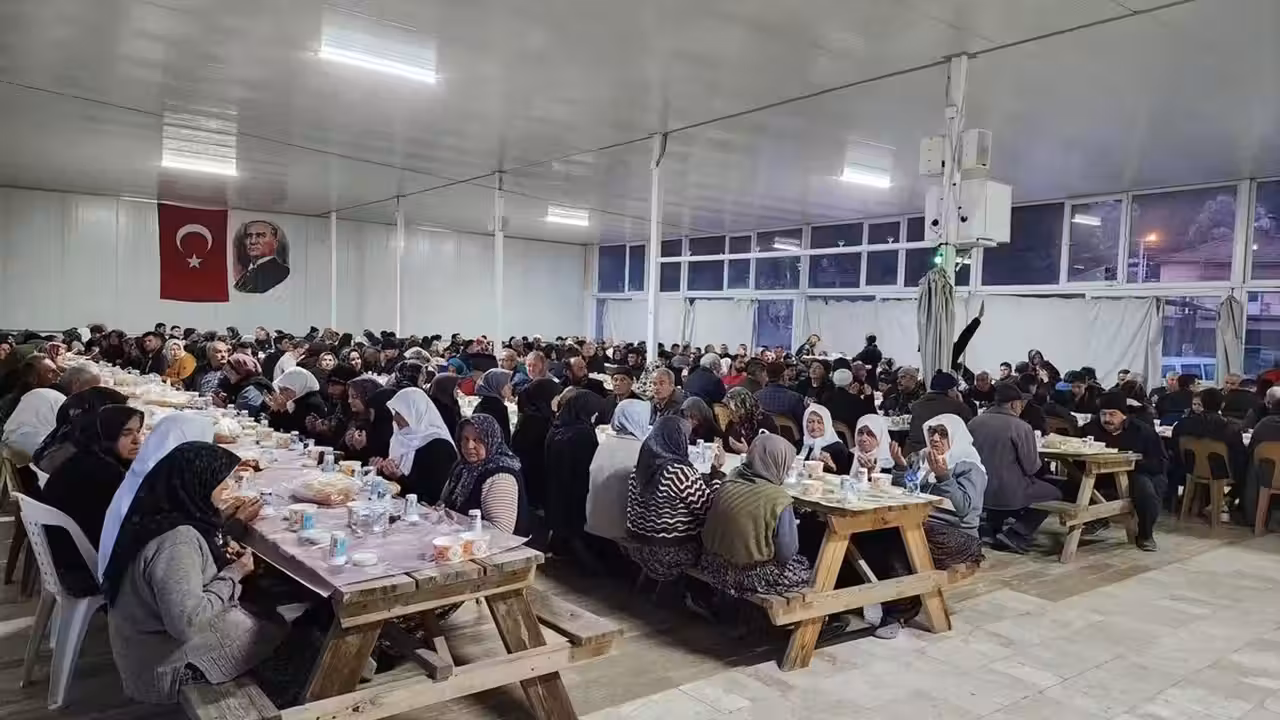 Bucak'ta kerpiç binada göçme! Ekipler seferber oldu