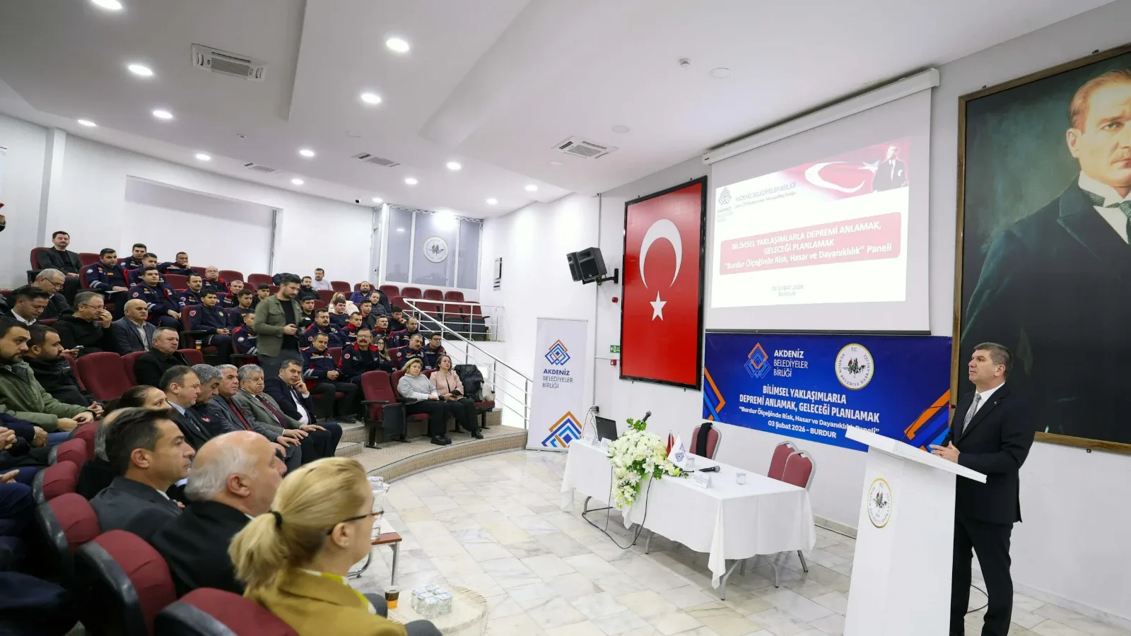 Akdeniz Belediyeler Birliği'nden Burdur'da deprem mesaisi